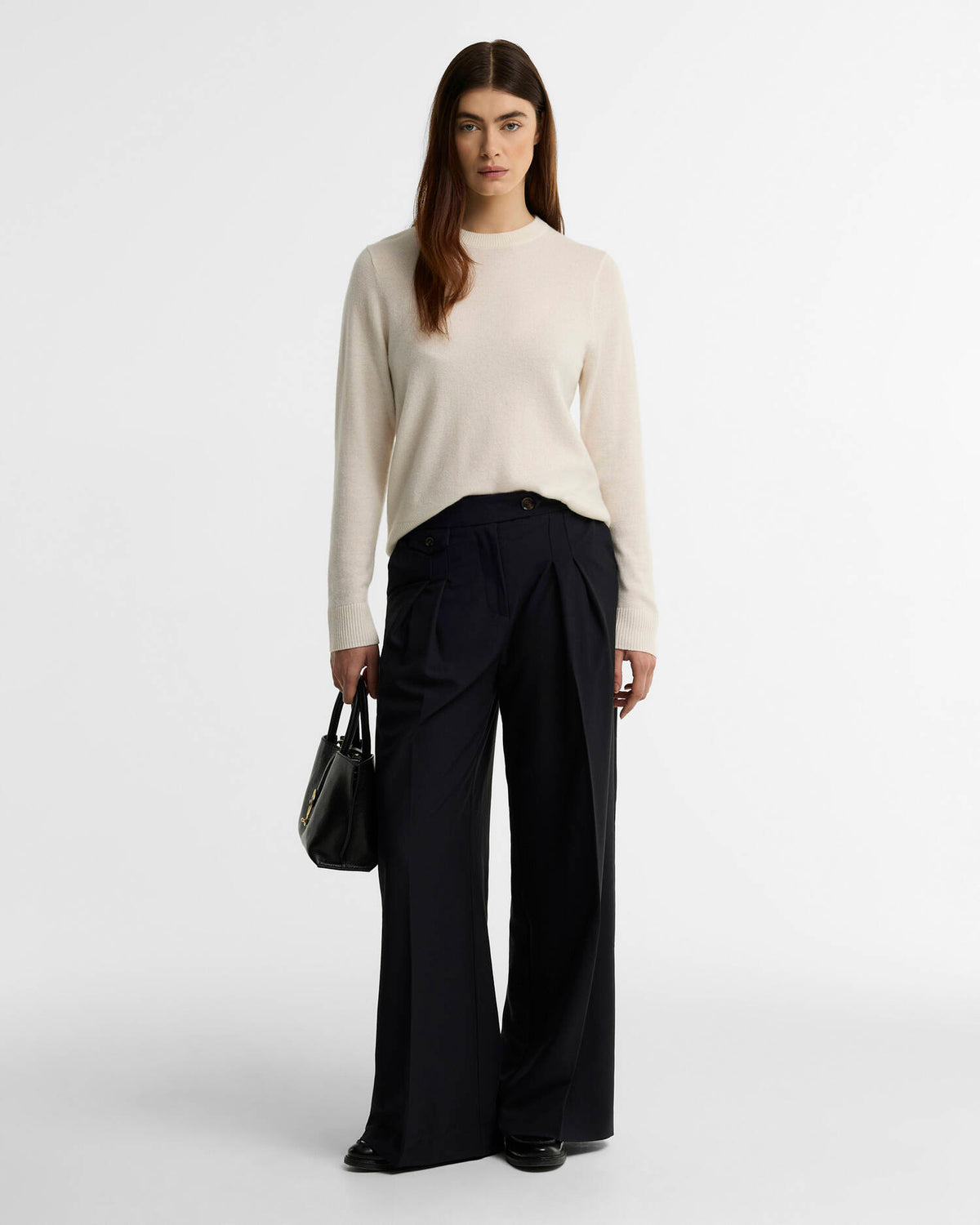 Barbour Penwood Cashmere Crew Neck Jumper in Ecru