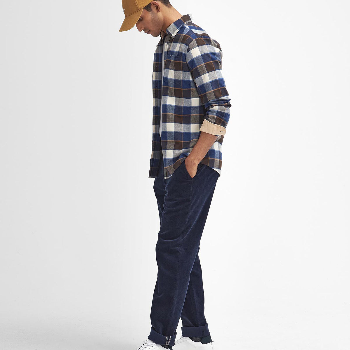 Barbour Valley Tailored Long-Sleeved Shirt in Ecru