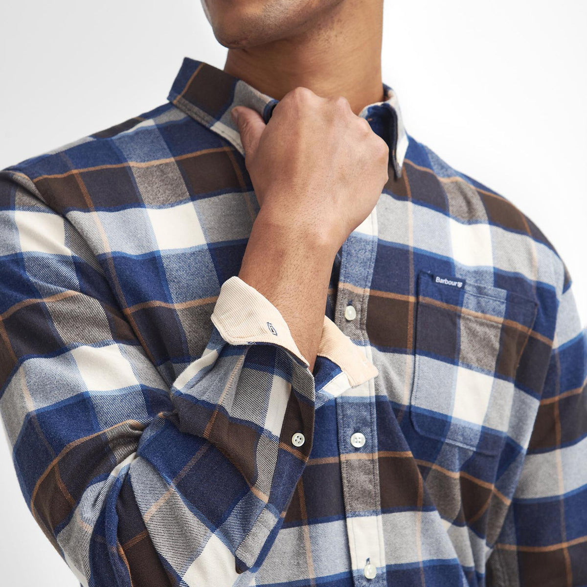 Barbour Valley Tailored Long-Sleeved Shirt in Ecru, image 5